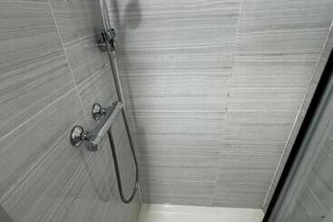 پانسیون Large Ensuite In West Midlands