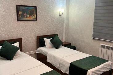 پانسیون Moonlight Guest House