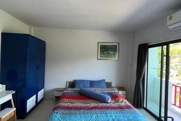 بنسيون Petunya Phuket Guest House