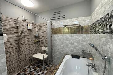 پانسیون The Stone Guest House