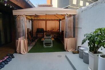 پانسیون Young House