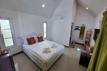 استراحتگاه Raintrary House