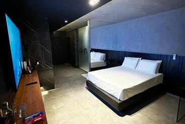 All In Motel