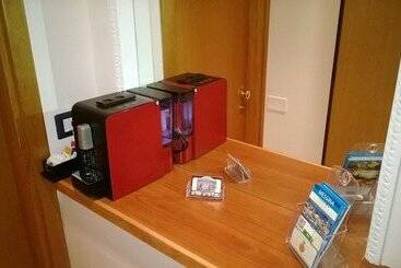 تختخواب و صبحانه Bb Dante