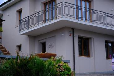 تختخواب و صبحانه Villa Mafalda