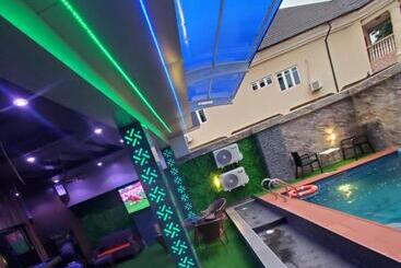 De Bullion Hotels
