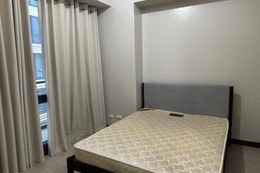 Family Home In The Florence Mckinley Hill Taguig