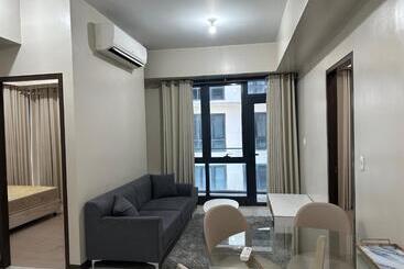 Family Home In The Florence Mckinley Hill Taguig