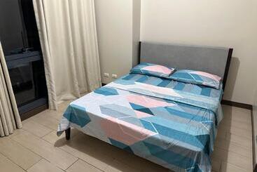 Family Home In The Florence Mckinley Hill Taguig