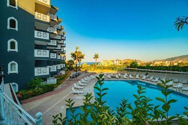 هتل Funhill Resort