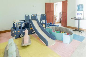 هتل Spot On 93430 Delta Bnb Residence