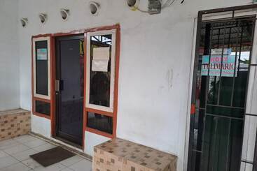 هتل Spot On 93464 Penginapan Tulimario Syariah