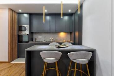Mans Lux 8 Apartman