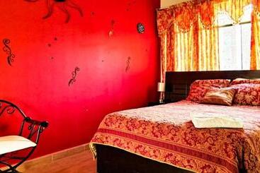 پانسیون Hostal Keymar