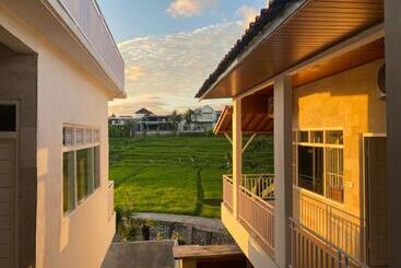 پانسیون Misi Guesthouse