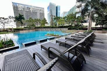 Vibe Condo At Uptown Parksuites Bgc