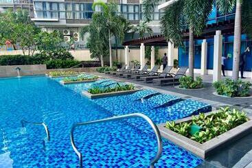 Vibe Condo At Uptown Parksuites Bgc