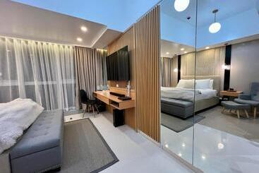 Vibe Condo At Uptown Parksuites Bgc