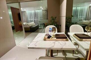 Vibe Condo At Uptown Parksuites Bgc