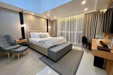Vibe Condo At Uptown Parksuites Bgc