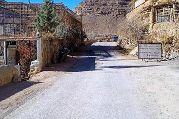 هاستل Auberge Amougar