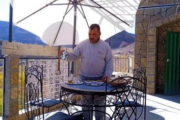 هاستل Auberge Amougar
