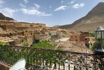هاستل Auberge Amougar