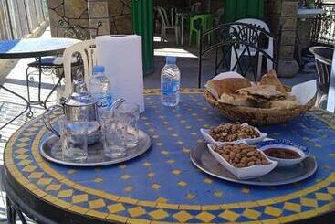 هاستل Auberge Amougar