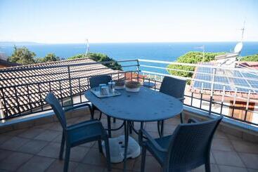 B&b Vista Mare Con Terrazzo