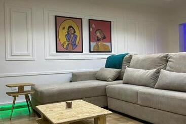 تختخواب و صبحانه 2bedroom Luxury Apartment Wuse 2