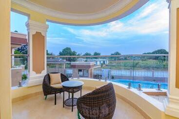 تختخواب و صبحانه Dubai Infinite Luxury Suites