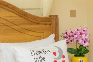 تختخواب و صبحانه Dubai Infinite Luxury Suites