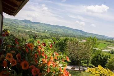 تختخواب و صبحانه La Loggia