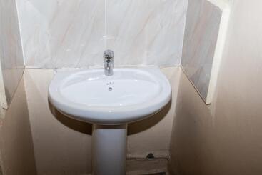 تختخواب و صبحانه Lavish Haven Home
