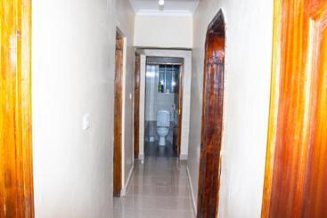 تختخواب و صبحانه Lavish Haven Home