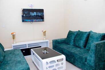 تختخواب و صبحانه Lavish Haven Home