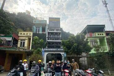 تختخواب و صبحانه Strawberry House , Tour & Motorbikes Rentel