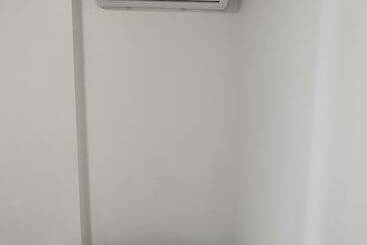 Hostel For One Com Quarto De Solteiro E Banheiro Privativos
