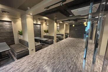 Fabhotel Pearl Square