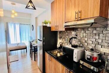 هتل Serenity Stay Condo At 5th Floor The Loop Tower Limketkai Center Lucky 11