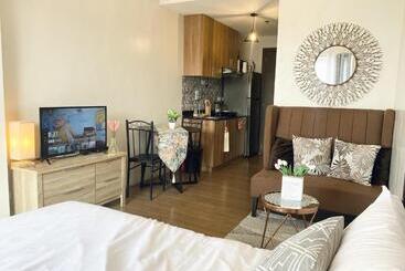 هتل Serenity Stay Condo At 5th Floor The Loop Tower Limketkai Center Lucky 11