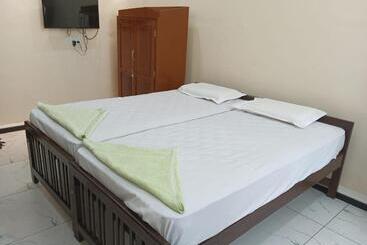 هتل Sri Padmanabha Tourist Home