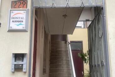 پانسیون Hostal Alborada