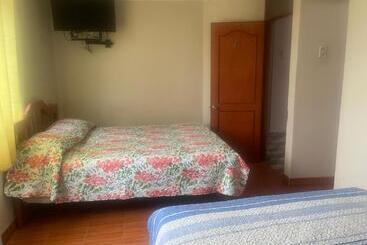 پانسیون Hostal Alborada