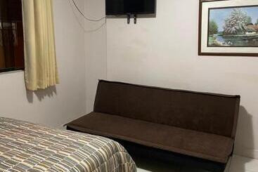 پانسیون Hostal Alborada