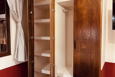 پانسیون Lidia Anturios Suites