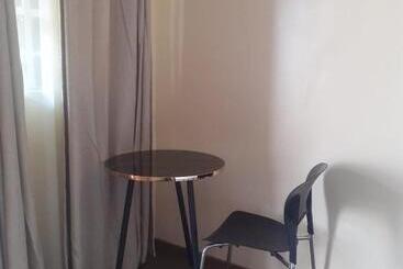 استراحتگاه Flavours Lounge Gilgil