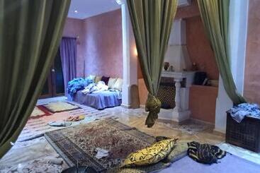 33 0asis Riad Resort