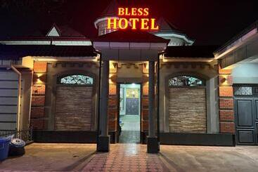 تختخواب و صبحانه Bless