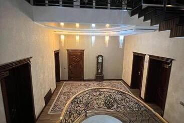 تختخواب و صبحانه Bless
